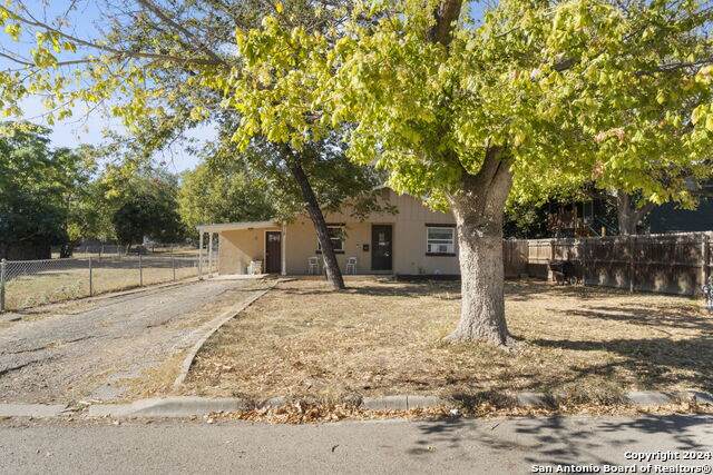 916 Ford St - Photo 1