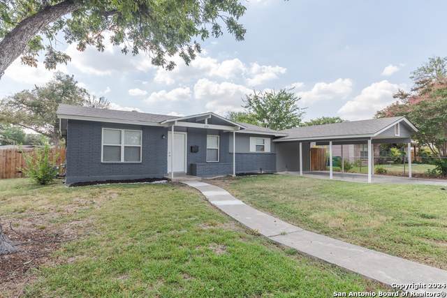 450 Millwood Ln - Photo 1
