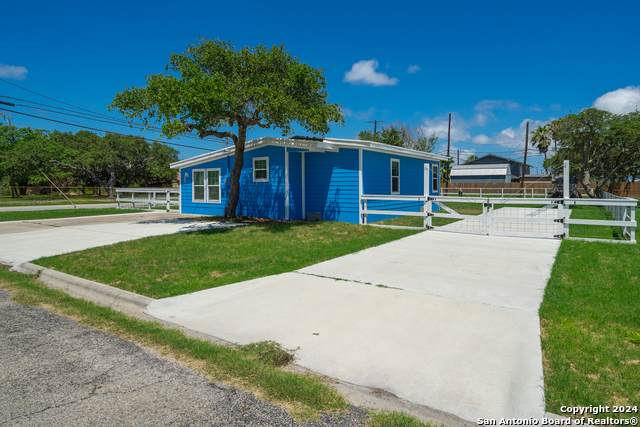 1403 S Mccampbell - Photo 1