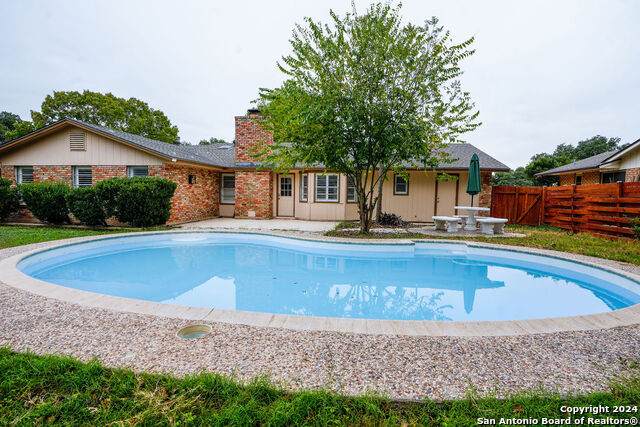 123 Granada Dr - Photo 1