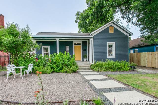 312 Burleson - Photo 1