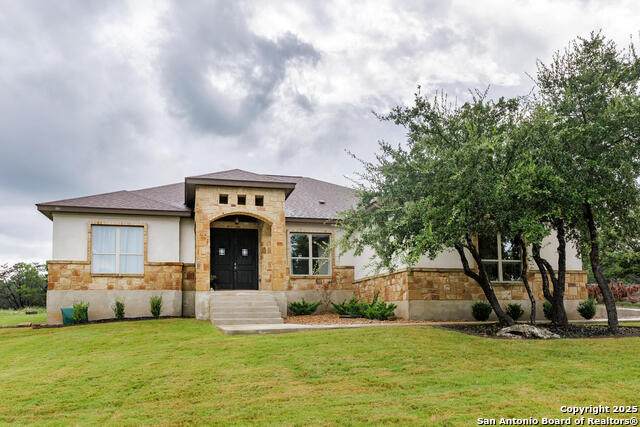 2127 Oakwood - Photo 1