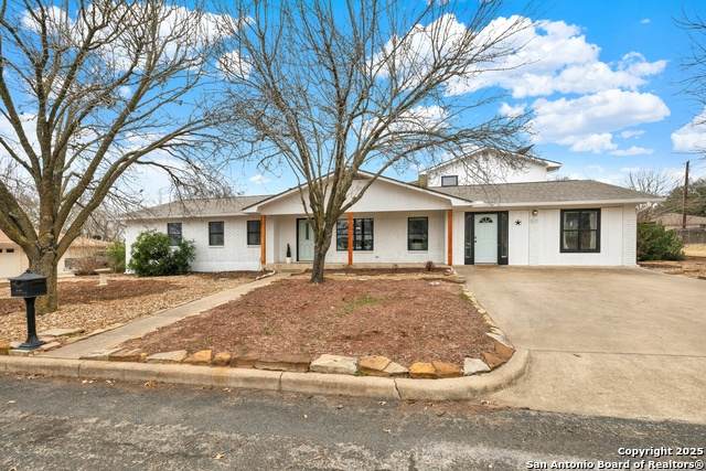 217 Driftwood Dr - Photo 1