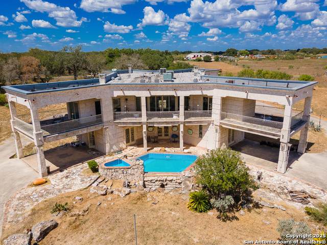 350 Ridgeview - Photo 1