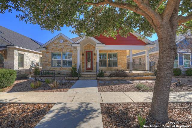 948 Hudson - Photo 1