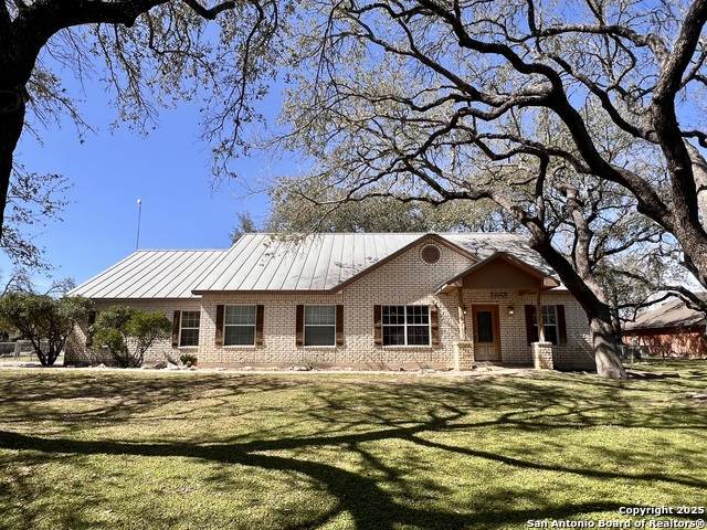 243 Hayden - Photo 1