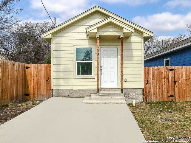 323 Amires Pl - Photo 1
