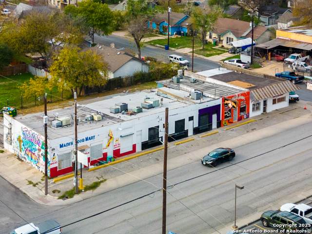 1313 Zarzamora St - Photo 1