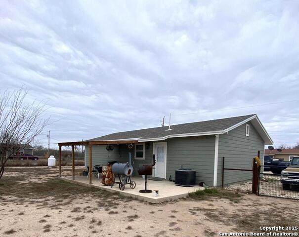 563 Miller - Photo 1