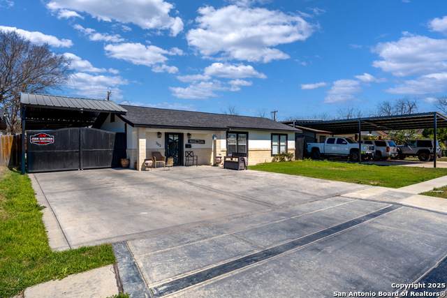 303 Palfrey - Photo 1