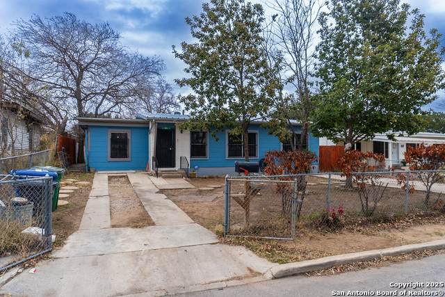243 Palfrey St - Photo 1