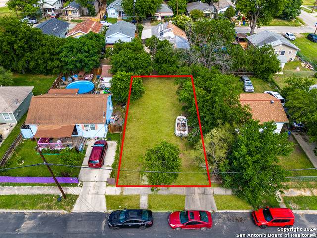 718 Olive St - Photo 1