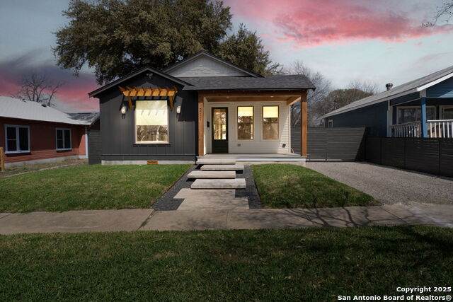 211 Bailey Ave - Photo 1