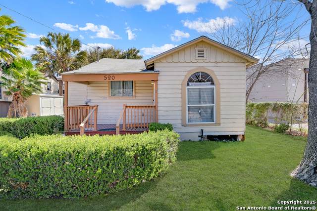 520 Ogden St - Photo 1