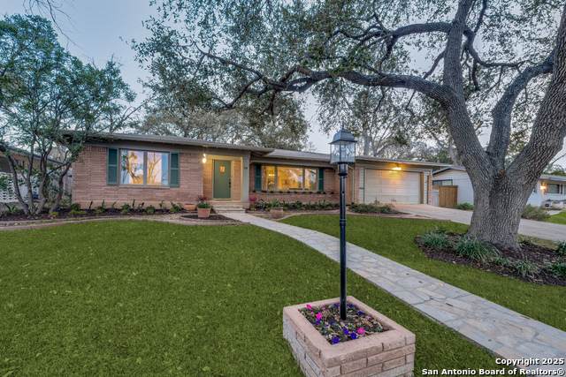 510 Woodcrest - Photo 1