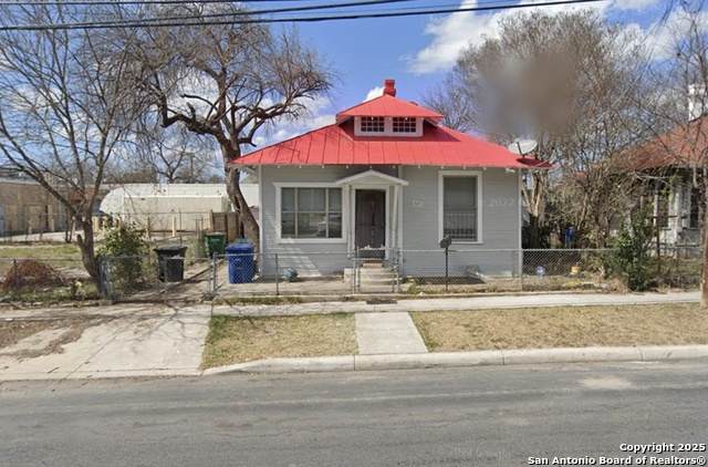 203 Warren - Photo 1