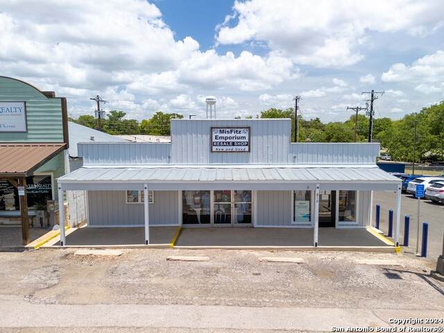 810 Main Street - Photo 1