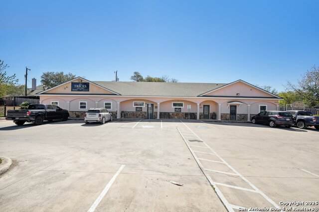 7600 Eckhert - Photo 1