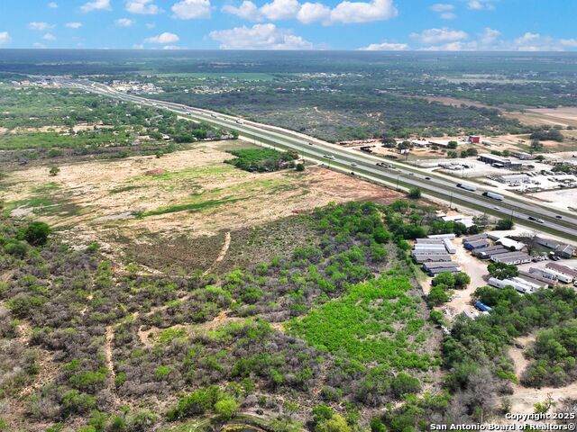 17171 Interstate 35 - Photo 1