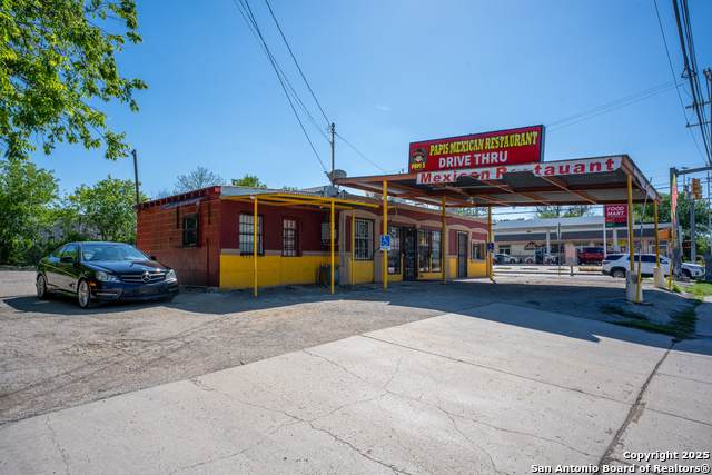 2802 Houston - Photo 1