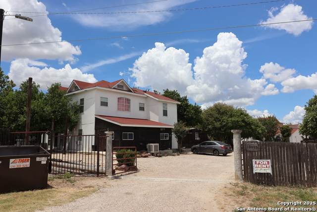 13915 interstate 35 - Photo 1