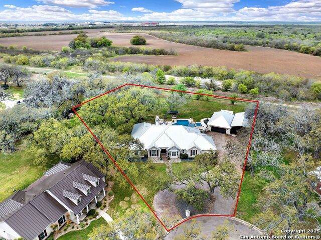 1409 Woodland Ct - Photo 1