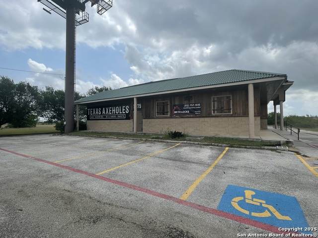 1575 interstate 10 - Photo 1