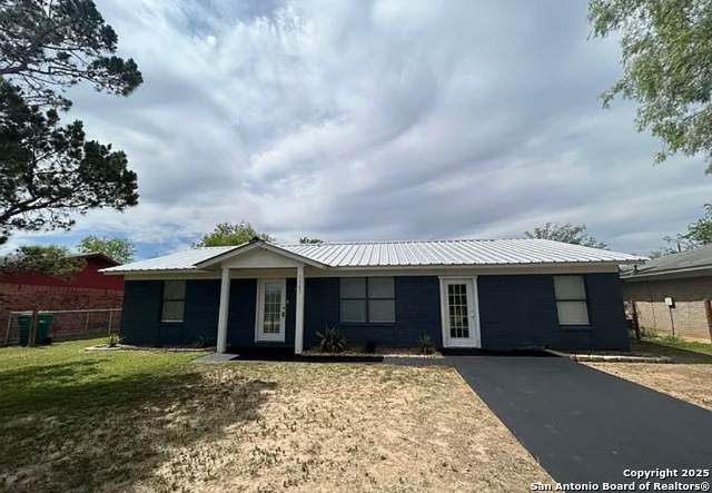 1107 Willow - Photo 1
