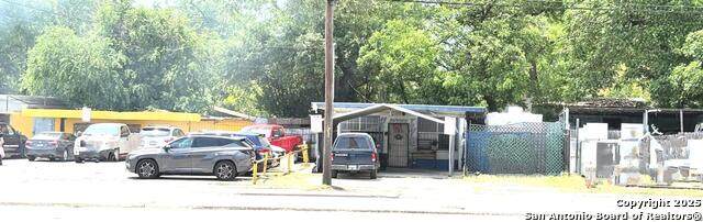 607 General Mcmullen - Photo 1