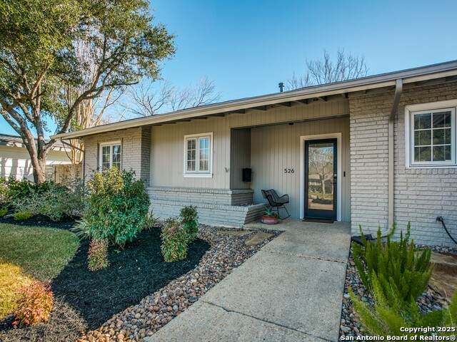 526 Nottingham - Photo 1