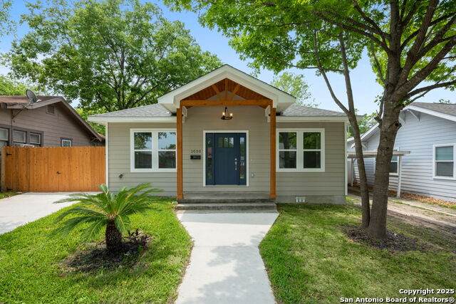 1030 Elsmere - Photo 1