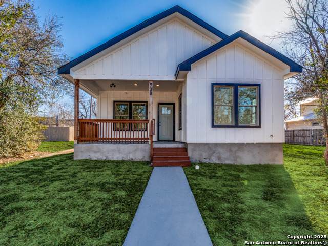 938 Dawson St - Photo 1