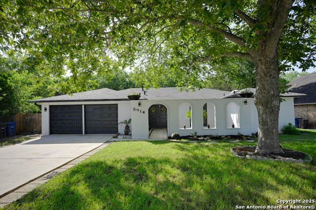 5914 Pineway - Photo 1