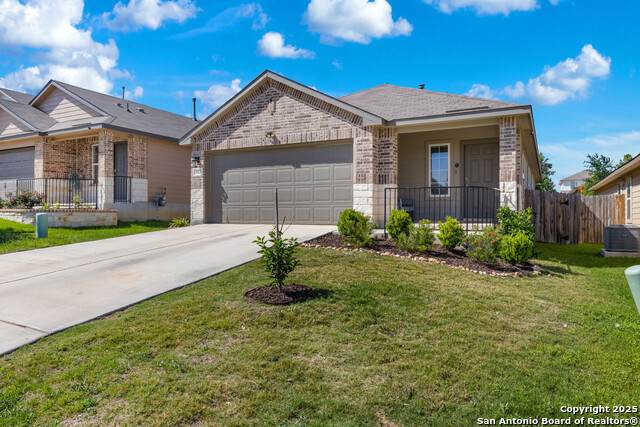 13927 Borolanite - Photo 1