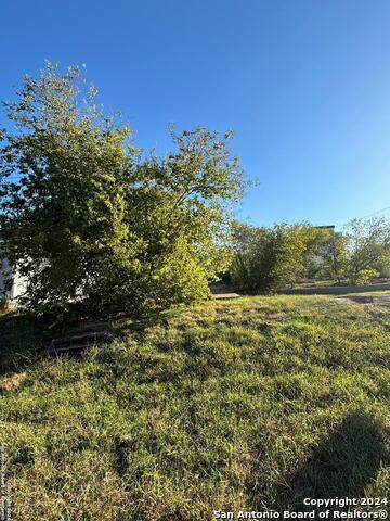 2606 Commerce St - Photo 1