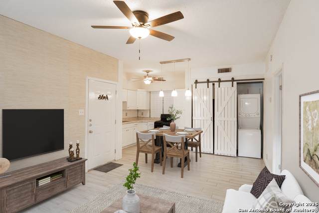 8655 Datapoint Dr - Photo 1