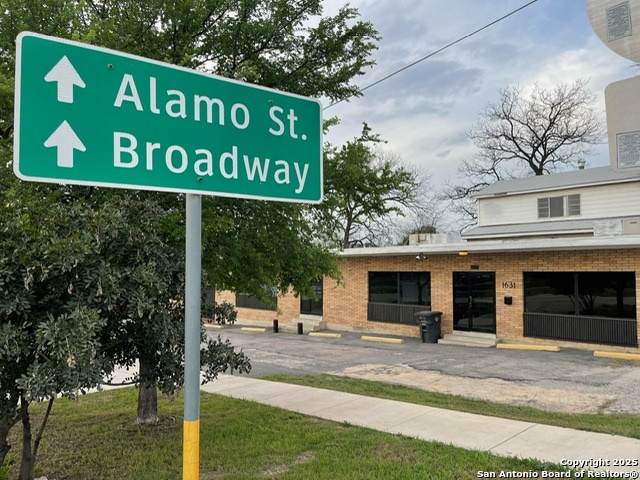 1631 Interstate 35 - Photo 1