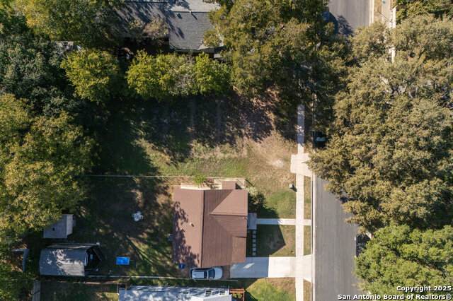 220 Pershing Ave - Photo 1