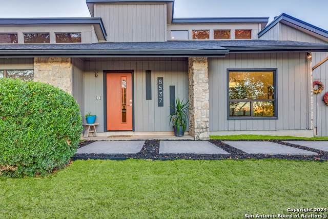 8537 Classic Oaks Ln - Photo 1