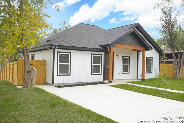 1526 Norfleet - Photo 1