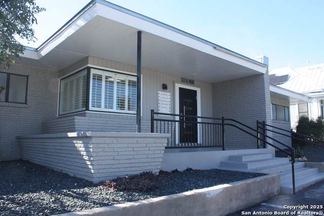 2621 Main - Photo 1
