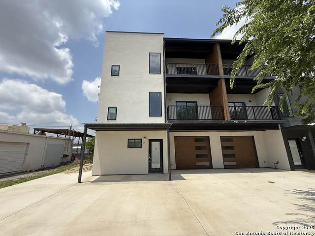 715 Ogden - Photo 1