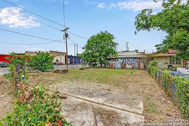 110 Zapata - Photo 1