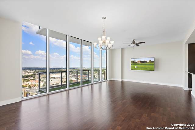610 Market - Photo 1