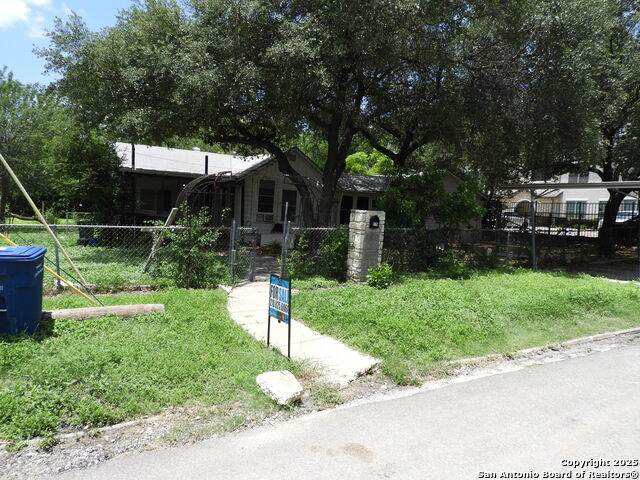 915 Shearer - Photo 1
