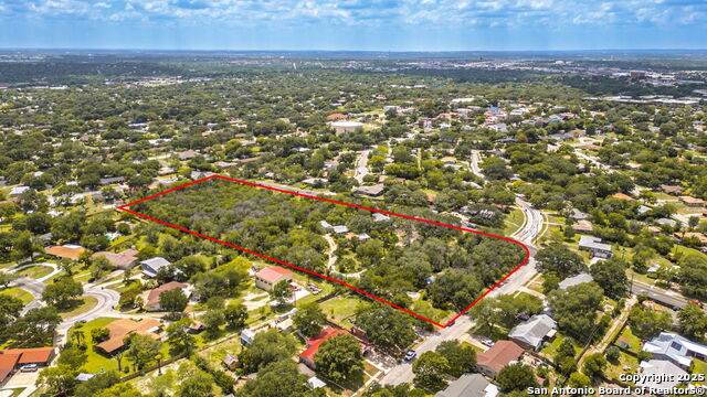 2422 Hillcrest Dr - Photo 1