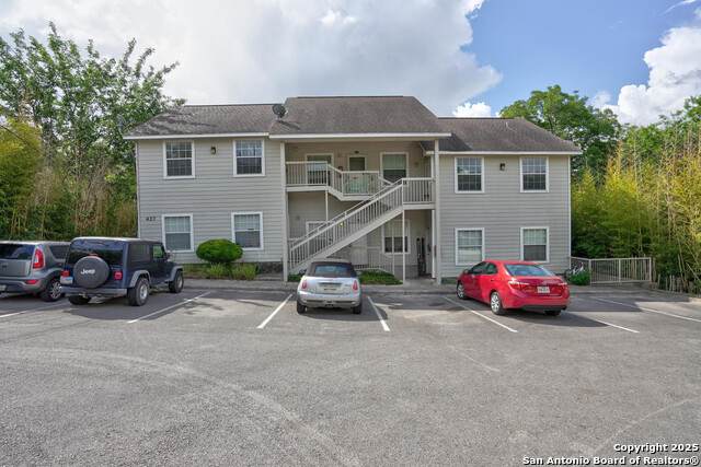 427 Lindsey - Photo 1