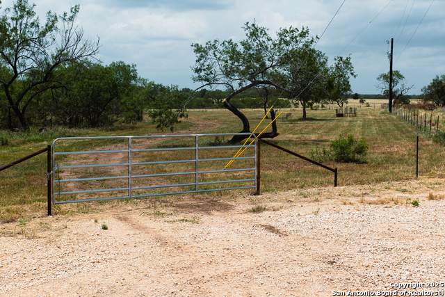 310 Western - Photo 1