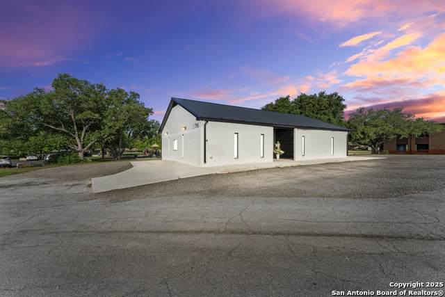 1301 Hospital Blvd - Photo 1