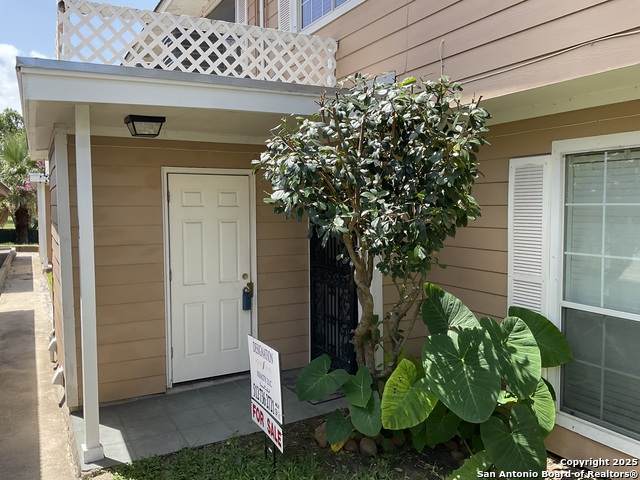 7322 Oak Manor - Photo 1